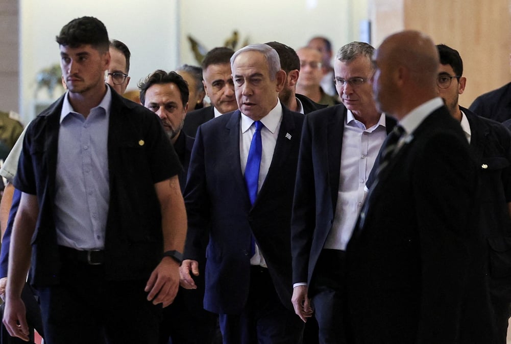 Le premier ministre israelien benjamin netanyahu arrive a la reunion de son parti, a jerusalem