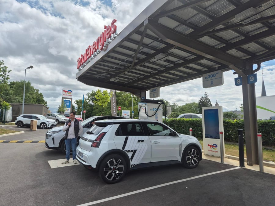 Ce vendredi 6 juin, TotalEnergies présentait la première station de recharge entièrement électrique de la région, à Dijon.
