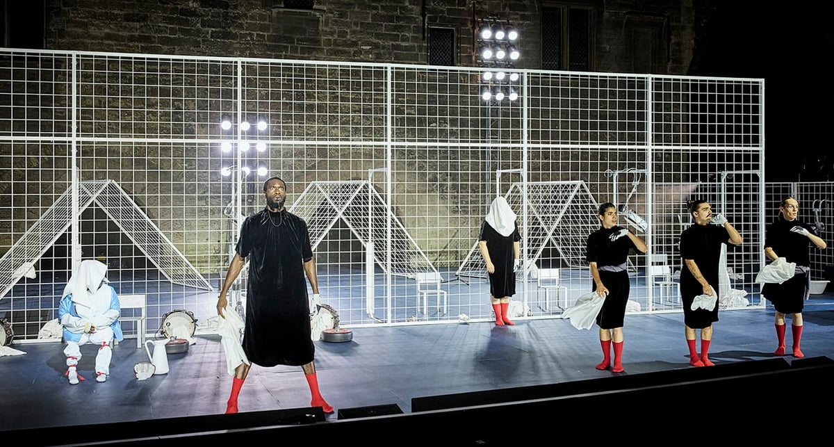 « Nôt », de Marlene Monteiro Freitas, présenté en ouverture du festival d'Avignon, a divisé le public et les critiques.