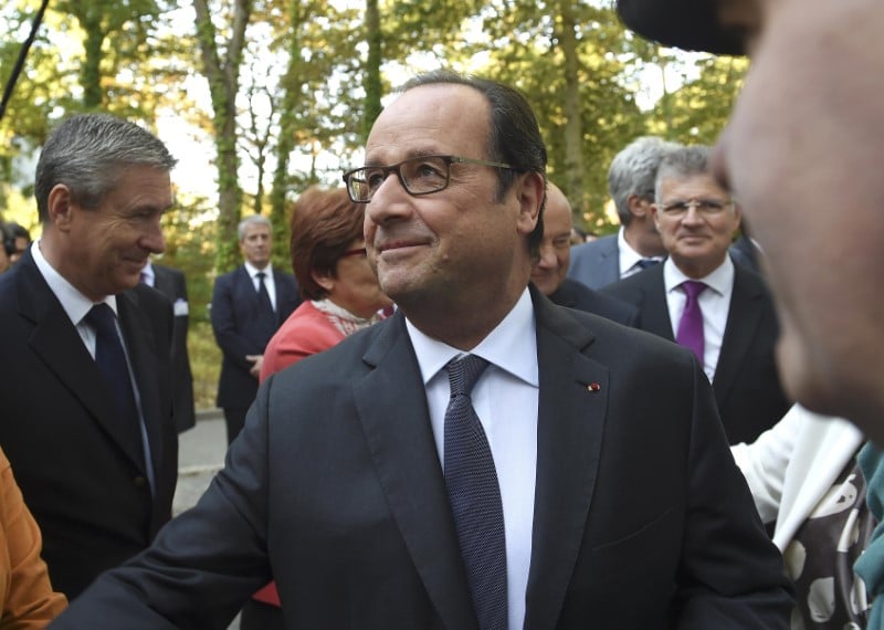 Hollande promet le demantelement du camp de migrants de calais