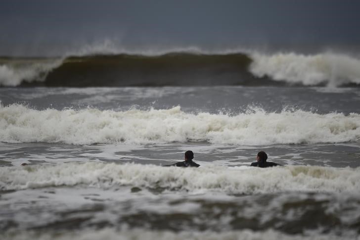 L'irlande se prepare a l'arrivee de la tempete tropicale ophelia