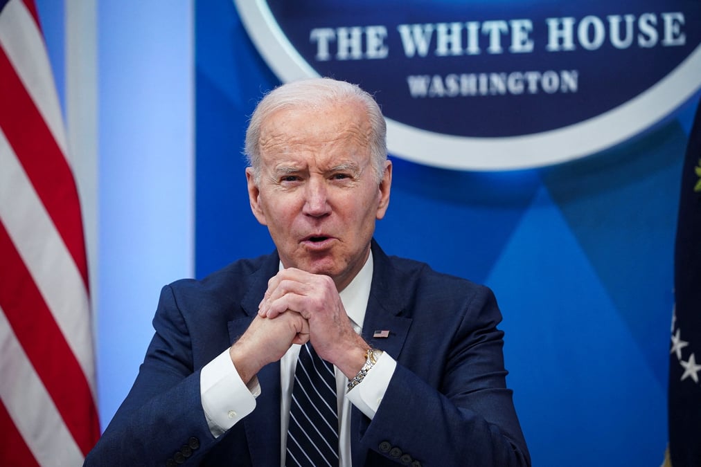 Biden et les europeens vont imposer des sanctions supplementaires a la russie