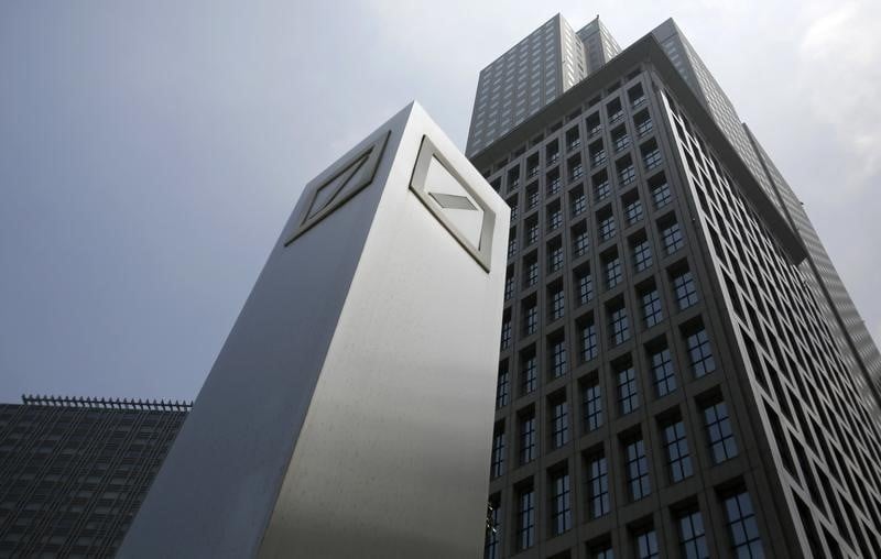 Le benefice net de deutsche bank reduit de moitie au 1er trimestre