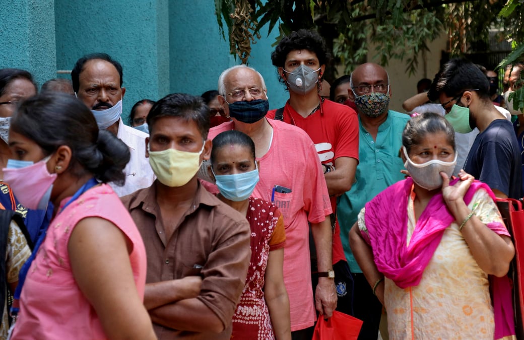 Coronavirus: l'inde recense plus de 200.000 deces, nouveau record de contaminations