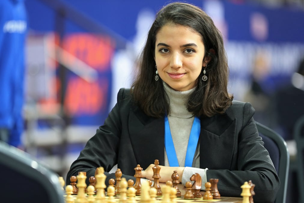 La joueuse d'echecs iranienne sara khadem lors d'un tournoi a almaty, au kazakhstan