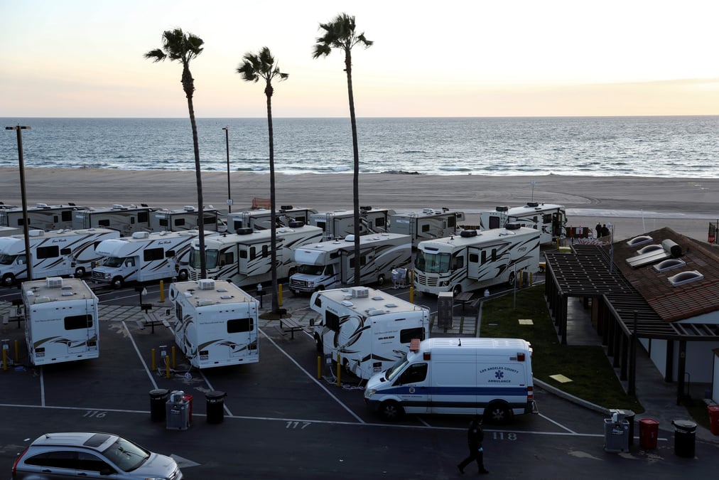 Un parking pour vehicules recreatifs