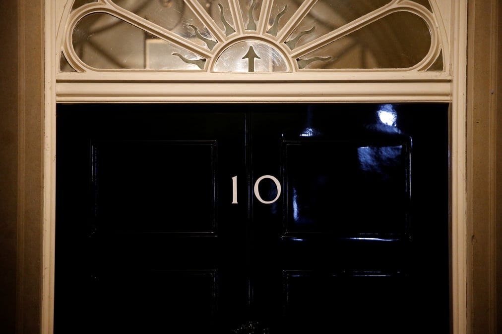 Coronavirus: boris johnson place en soins intensifs