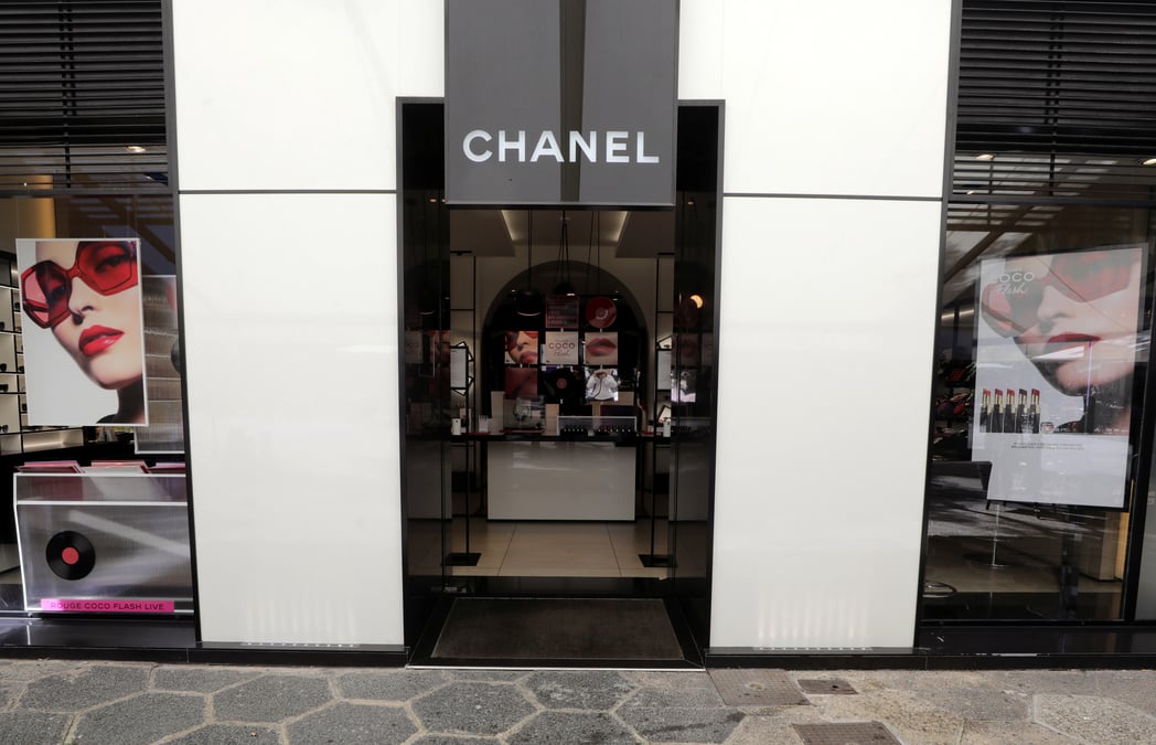 Le secteur du luxe mettra 2 ans a se relever de la crise, selon chanel