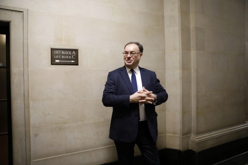 Le gouverneur de la banque d'angleterre s'inquiete de la situation sanitaire