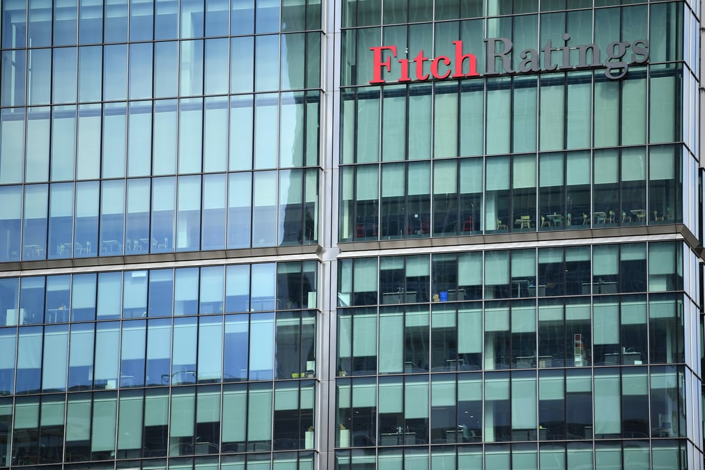 Fitch maintient la note de credit de la france a aa, perspectives negatives