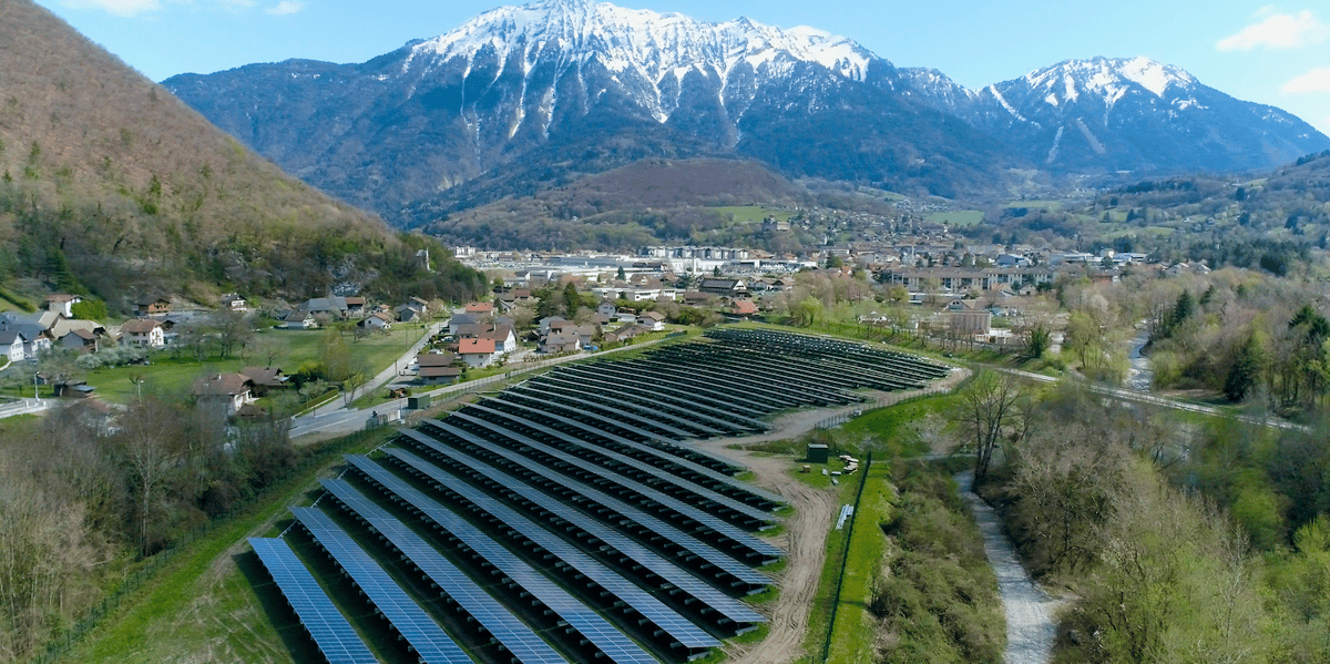 La centrale solaire de Faverges-Seythenex