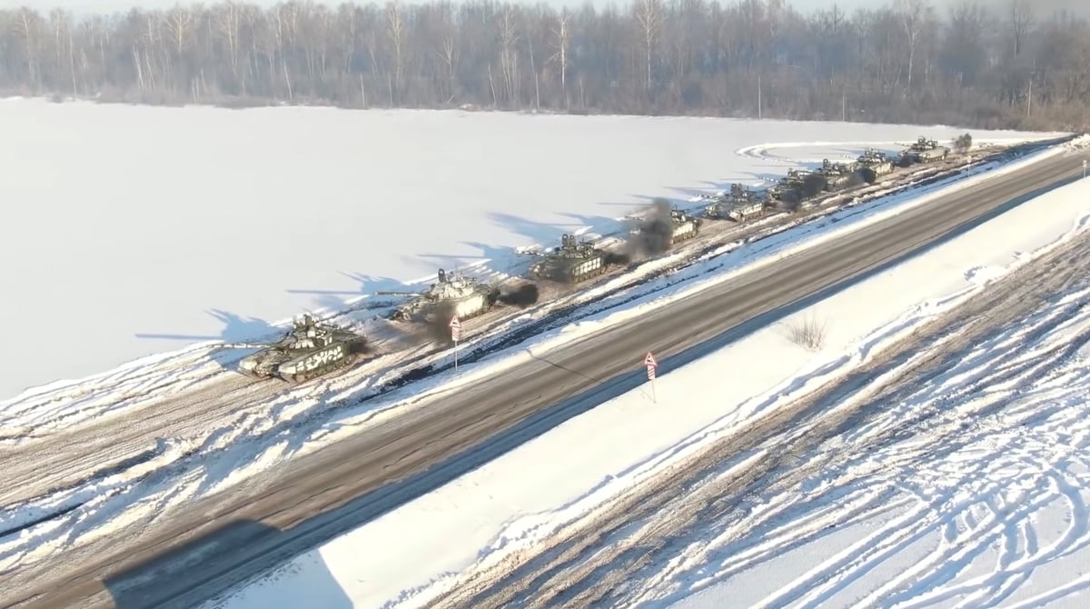 Ukraine: la russie dit retirer des troupes, l'otan voit le contraire