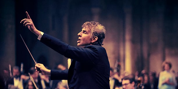 Bradley Cooper dans le rôle de Leonard Bernstein.