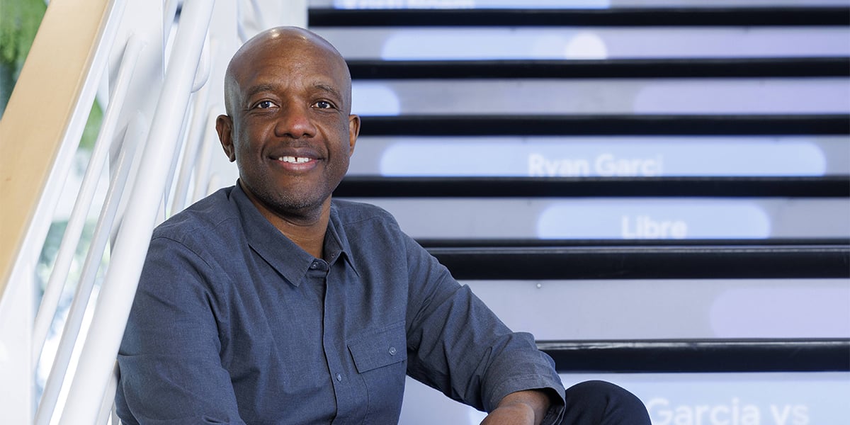 James Manyika au siège social de Google à Mountain View, en Californie, le 15 mai 2024.