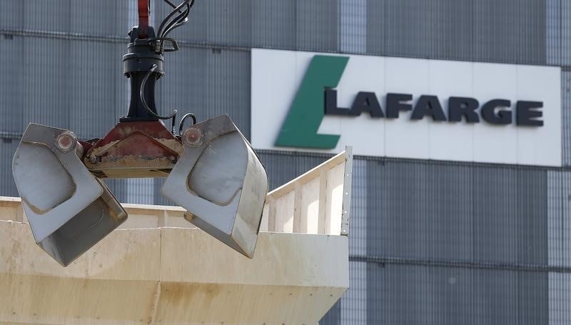 Lafarge et Holcim notifient leur fusion auprès de Bruxelles
