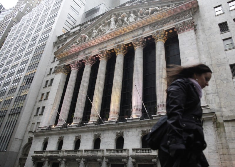 La bourse de new york accuse une baisse infime