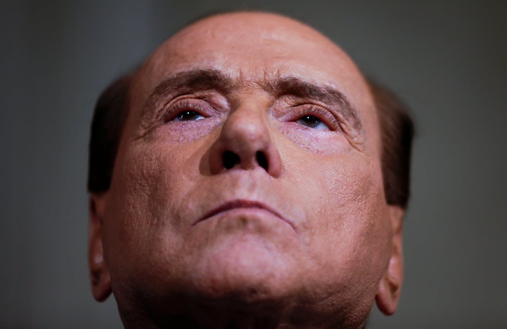 Italie: berlusconi a nouveau vise par une enquete judiciaire