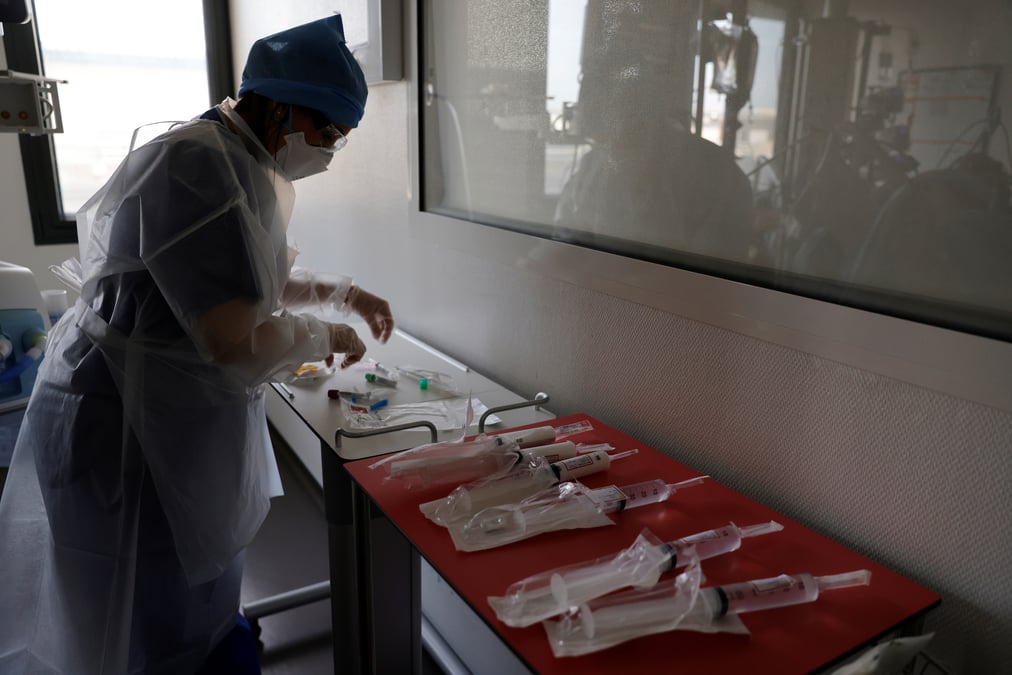 La france compte 3.544 patients atteints du covid-19 en reanimation