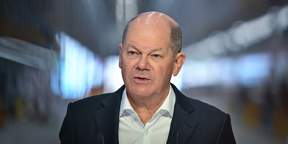 Cette situation économique délicate provoque de vifs débats entre les trois partis du gouvernement de coalition d'Olaf Scholz sur la réponse à apporter.
