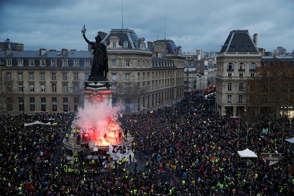 "gilets jaunes": 1.723 personnes interpellees samedi en france