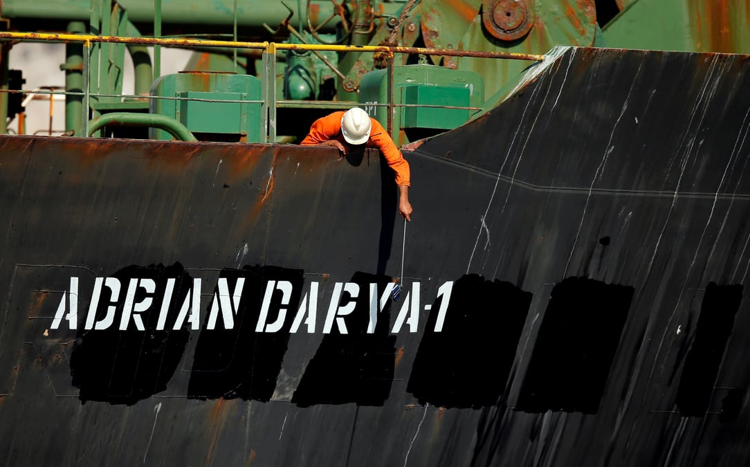 Le petrolier iranien adrian darya poursuit sa course en mediterranee