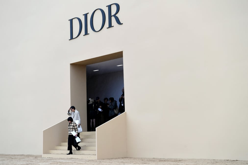 Dior relance ses defiles, sans invites au premier rang