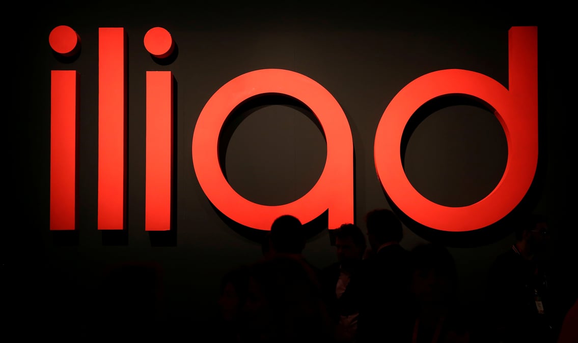 La commission se decidera d'ici le 26 octobre sur le rachat de play par iliad