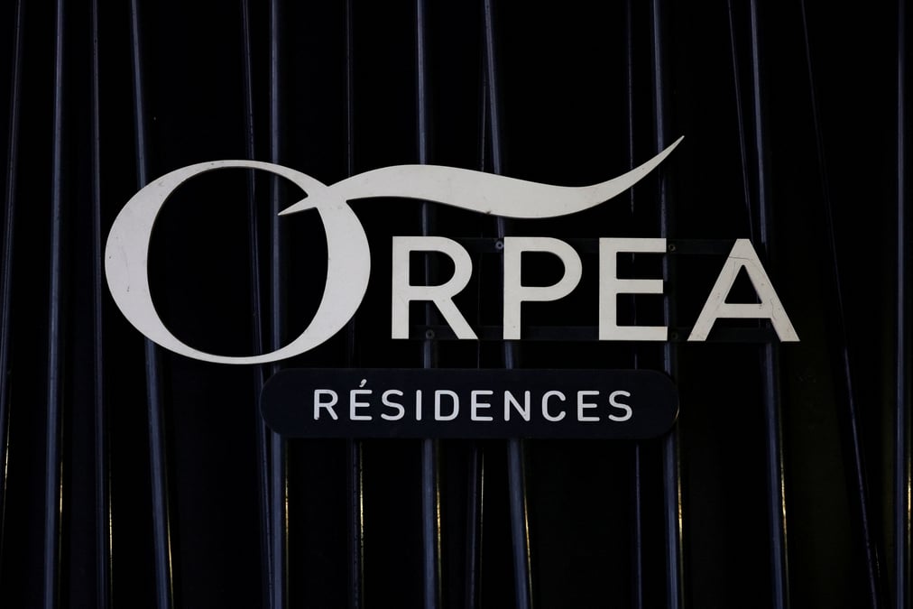 Le logo d'orpea a l'entree d'une maison de retraite aux lilas, pres de paris