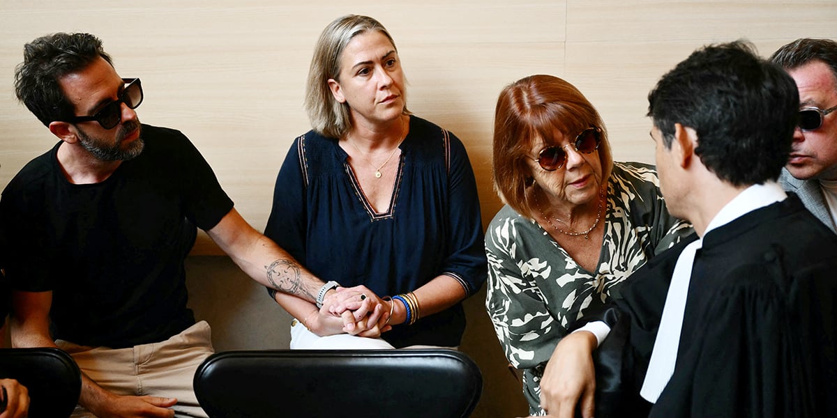 Le 2 septembre à Avignon, lors de l’ouverture du procès, Gisèle Pelicot est entourée de sa fille Caroline Darian et de ses deux fils, Florian et David.