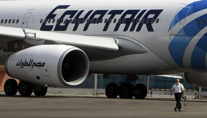 Un employe d'egyptair soupconne d'etre implique dans le crash d'un avion russe