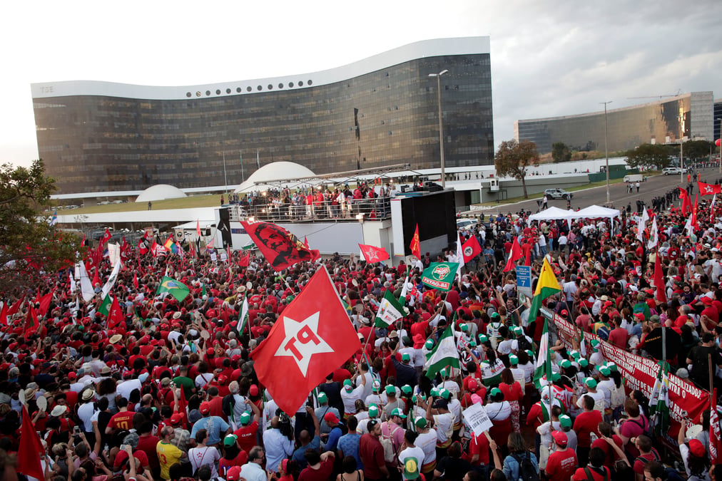 Depot de la candidature de lula a la presidentielle au bresil