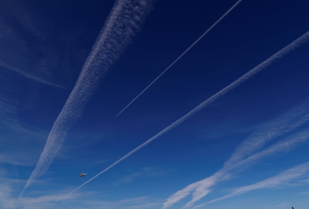 Le secteur aerien fait peu contre le changement climatique, selon une etude
