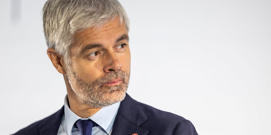 Pour financer cette revalorisation, Laurent Wauquiez entend aller chercher « 1 milliard » dans la rationalisation de la « bureaucratie administrative ».