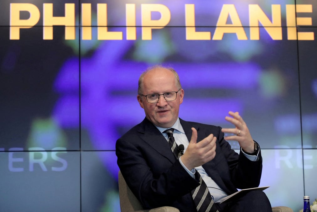 La bce devrait relever ses taux de 25 points de base, dit lane