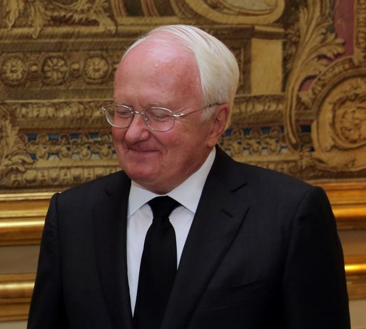 Michel vauzelle renonce a la region paca