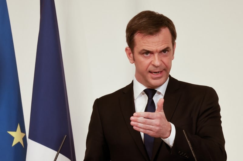 France: les discotheques amenees a rouvrir en juillet, dit veran