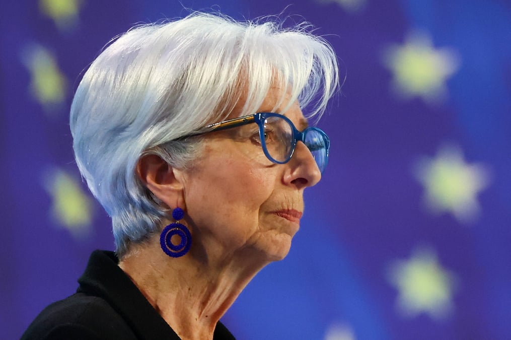 Christine lagarde, presidente de la banque centrale europeenne, s'adressant aux journalistes
