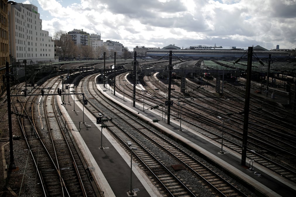 Menaces d'azf contre le reseau ferre : deux mises en examen