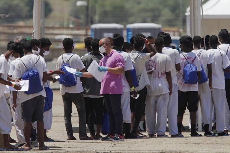 Plus de 400 migrants secourus par msf debarquent en sicile
