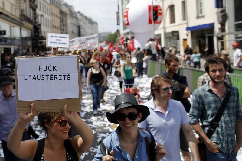 Journée de manifestations avant la Conférence sociale