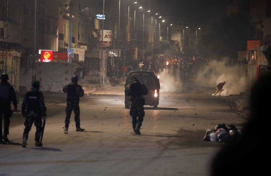Tunisie: nouveaux affrontements entre manifestants et forces de l'ordre