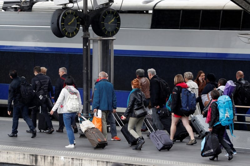La direction de la sncf soumet un projet d'accord a la signature des syndicats