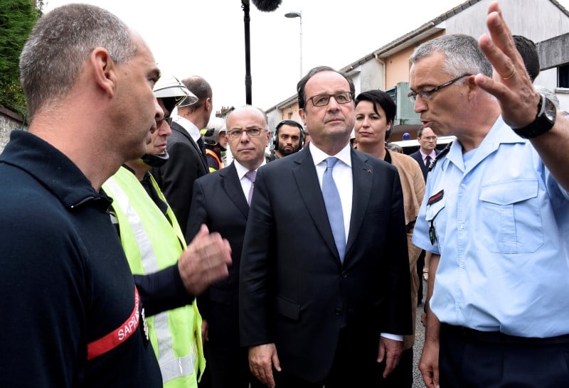 Hollande appelle les francais a faire bloc contre le terrorisme