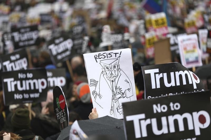 Manifestation a londres rassemble des milliers contre le decret de trump