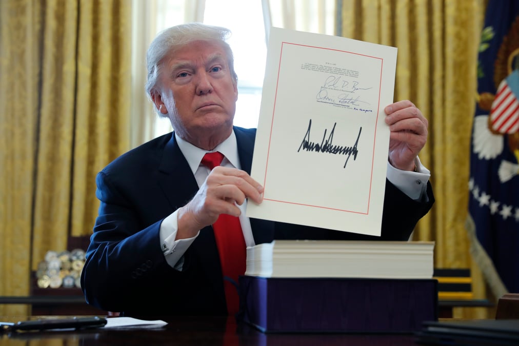 Trump a signe la loi sur la reforme fiscale aux etats-unis