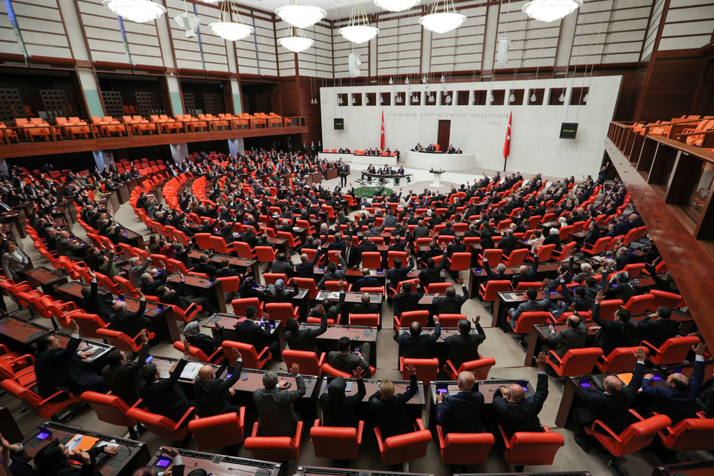 Le parlement de turquie autorise l'envoi de troupes en libye
