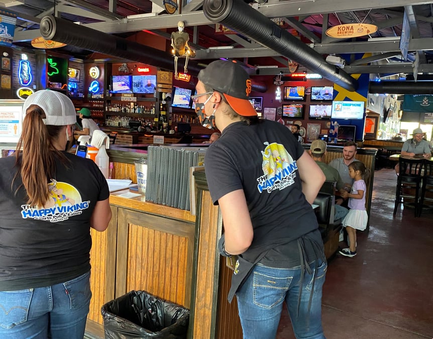 Usa: diner au restaurant autorise dans certaines zones de californie