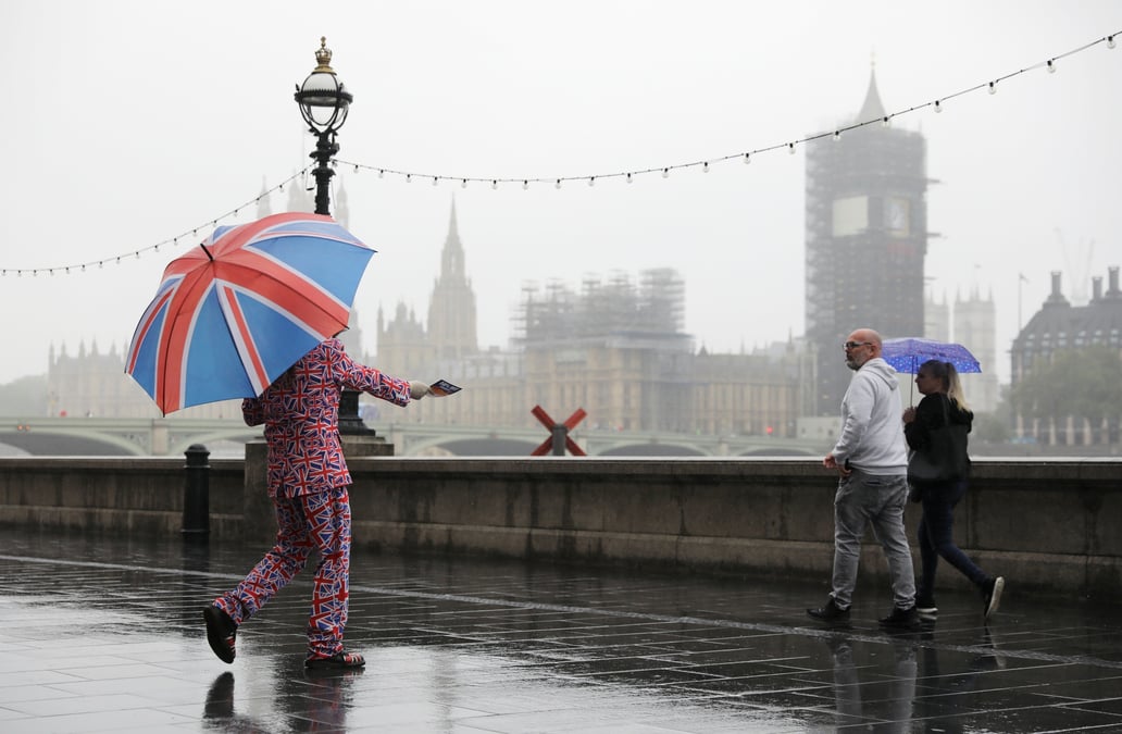 Le redressement de l'economie britannique se poursuit, incertitudes a l'horizon