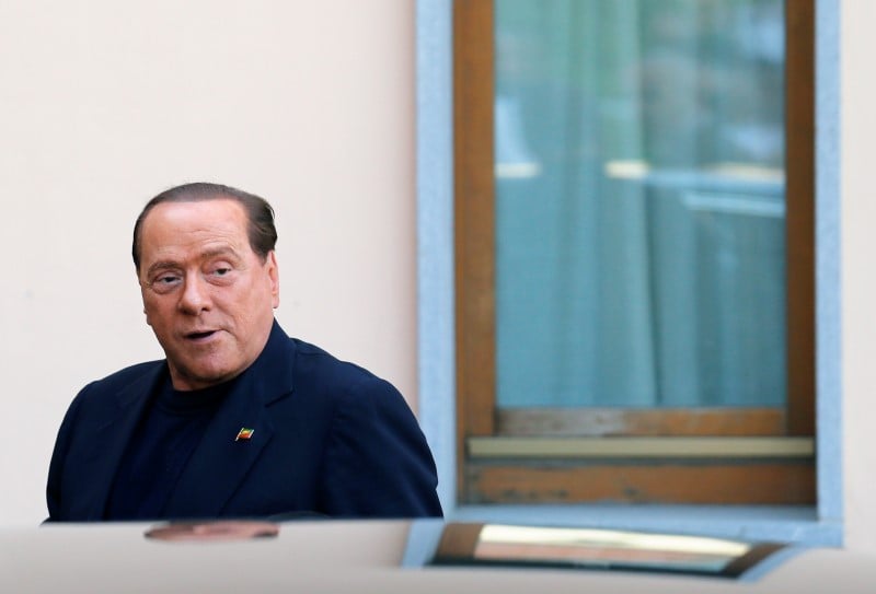 Le parquet de naples requiert cinq ans de prison contre silvio berlusconi