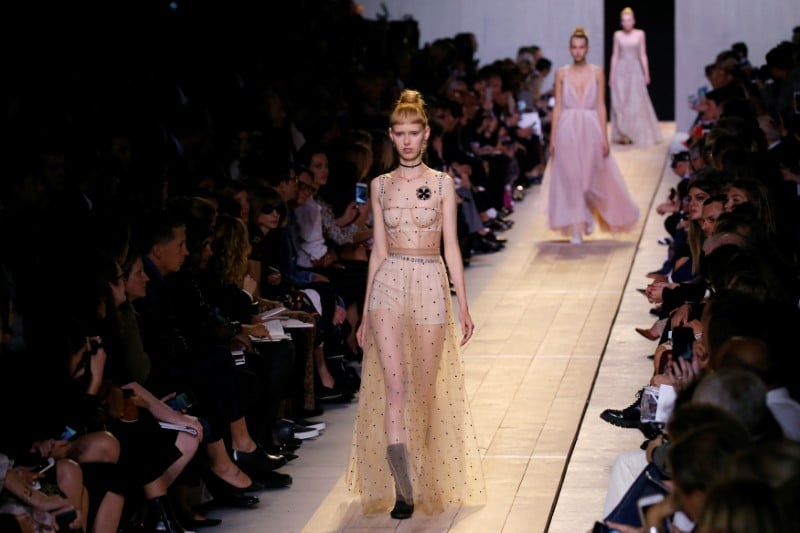 Dior veut seduire la generation ultra connectee avec maria chiuri